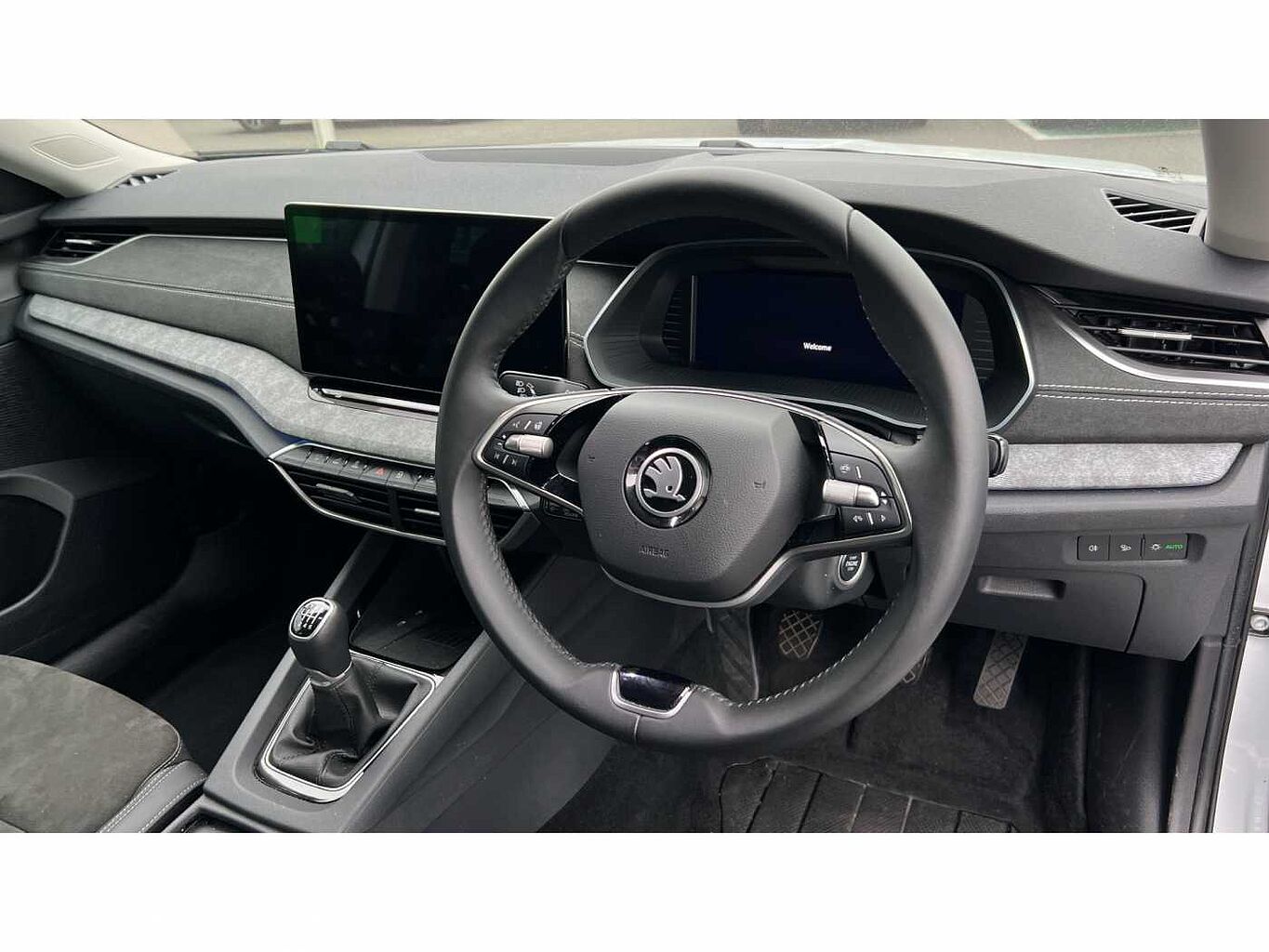 SKODA OCTAVIA Hatch First Edition 1.5 TSI 150 PS 6G Man
