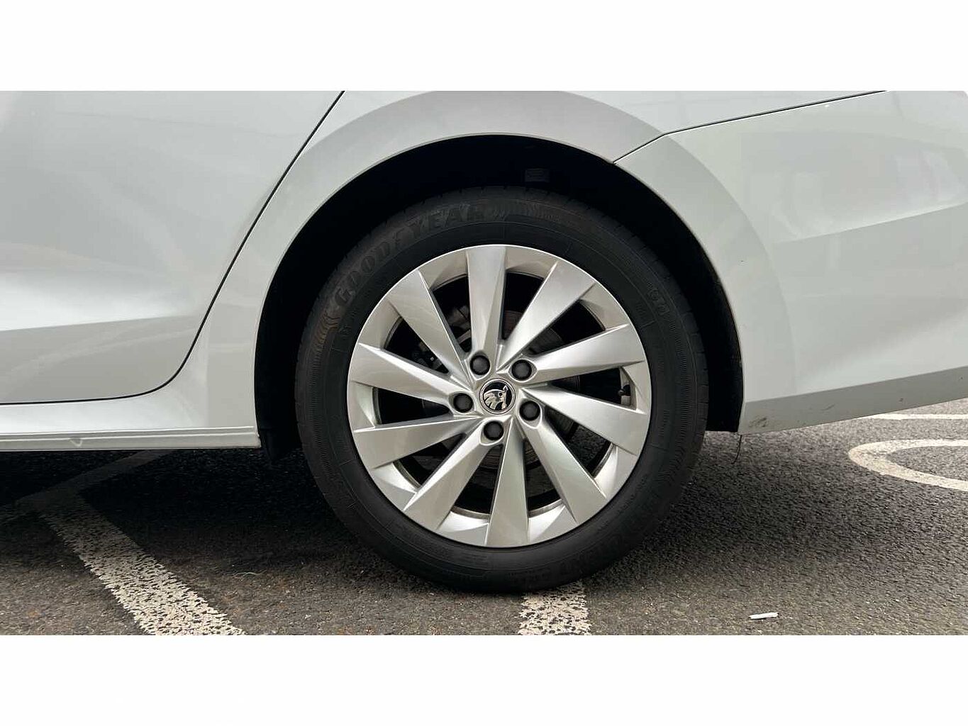 SKODA OCTAVIA Hatch First Edition 1.5 TSI 150 PS 6G Man