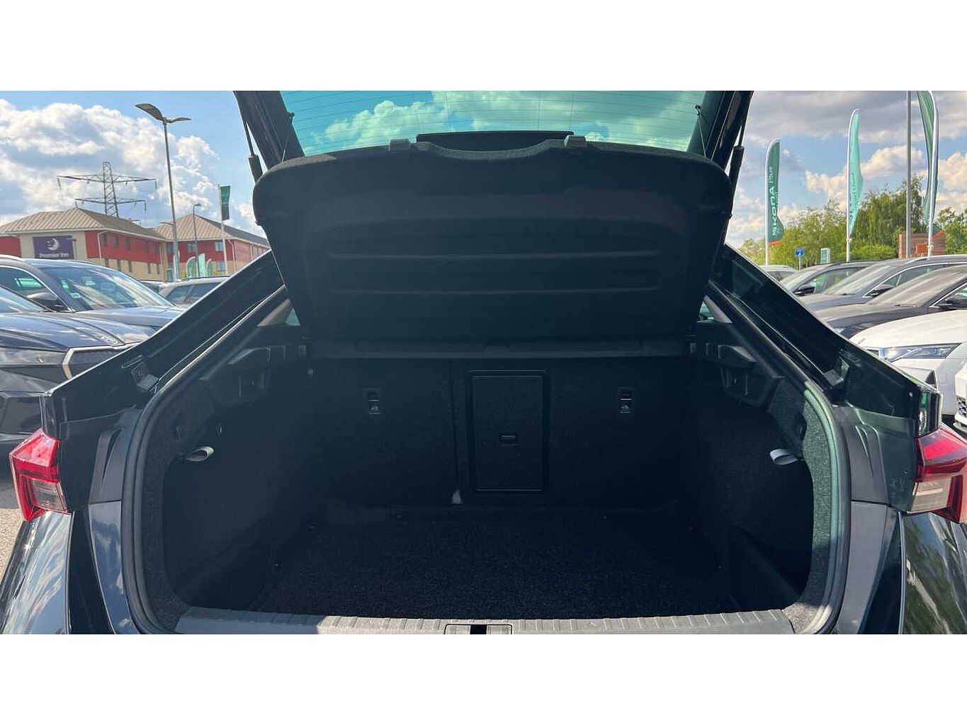 SKODA Octavia Hatchback (2017) 1.5 TSI ACT SE L (150PS)